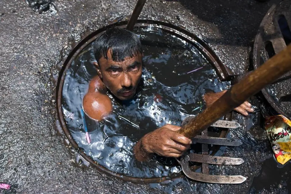 Dirtiest Jobs in the World: Bangladeshi Sewer Cleaners
